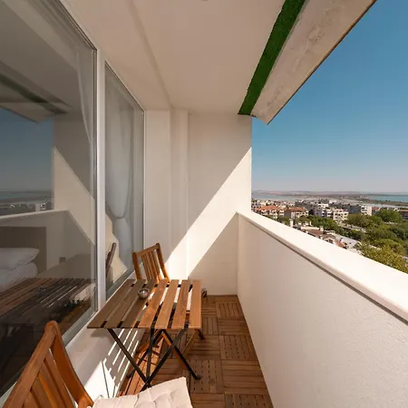 Apartment Lazur Sea View
